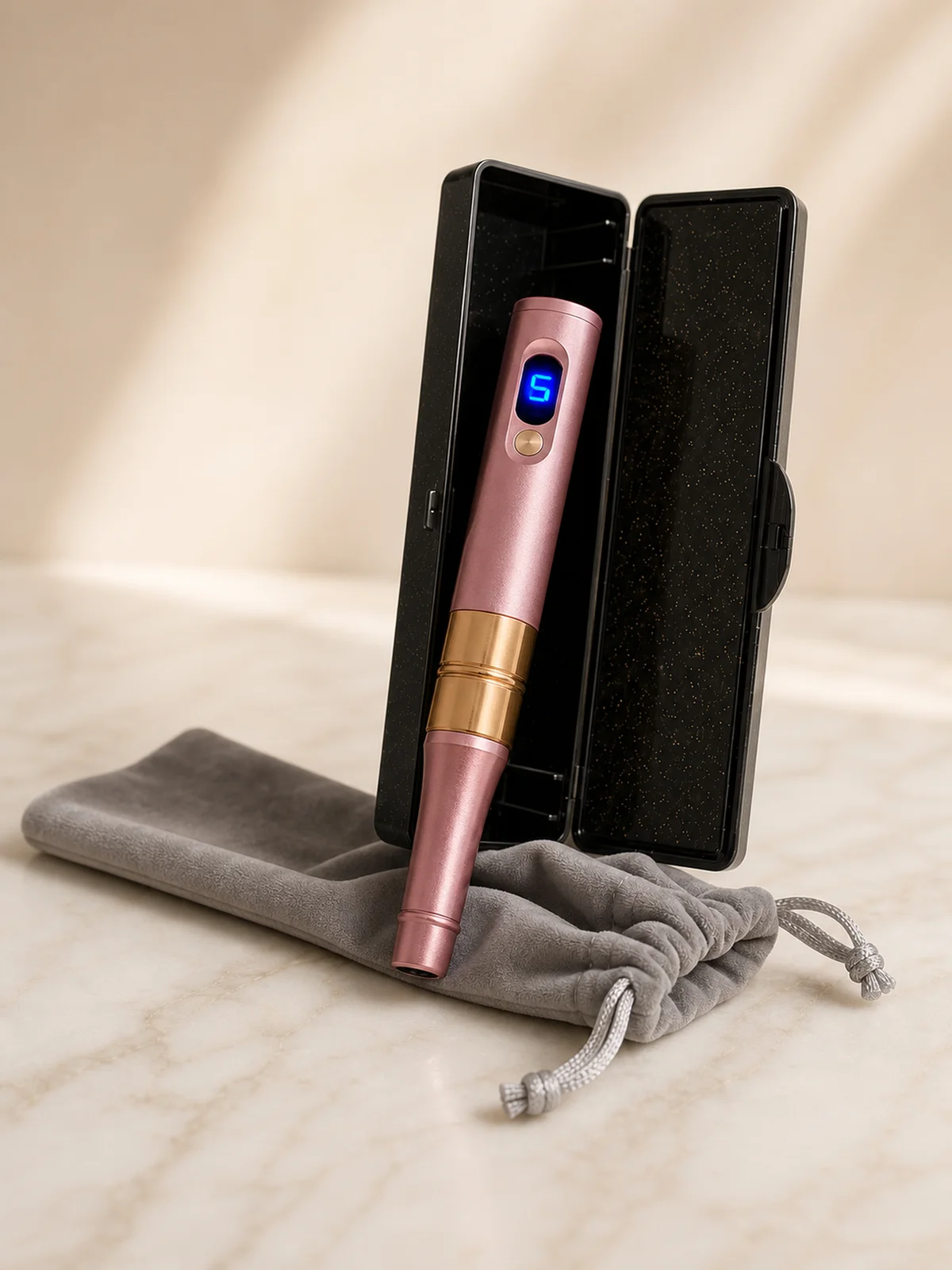 Visuel du site Luméra : le stylo et son écrin noir